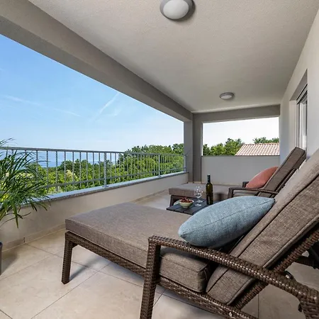 Villa Petra With Sea View *