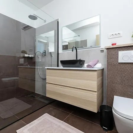 Villa Petra With Sea View Risika