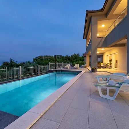 Villa Petra With Sea View *