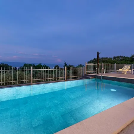 Villa Petra With Sea View Risika
