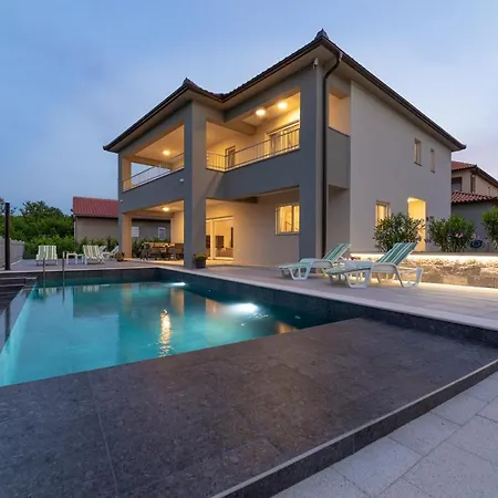 Villa Petra With Sea View